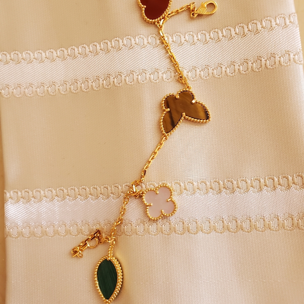 VCA bracelet